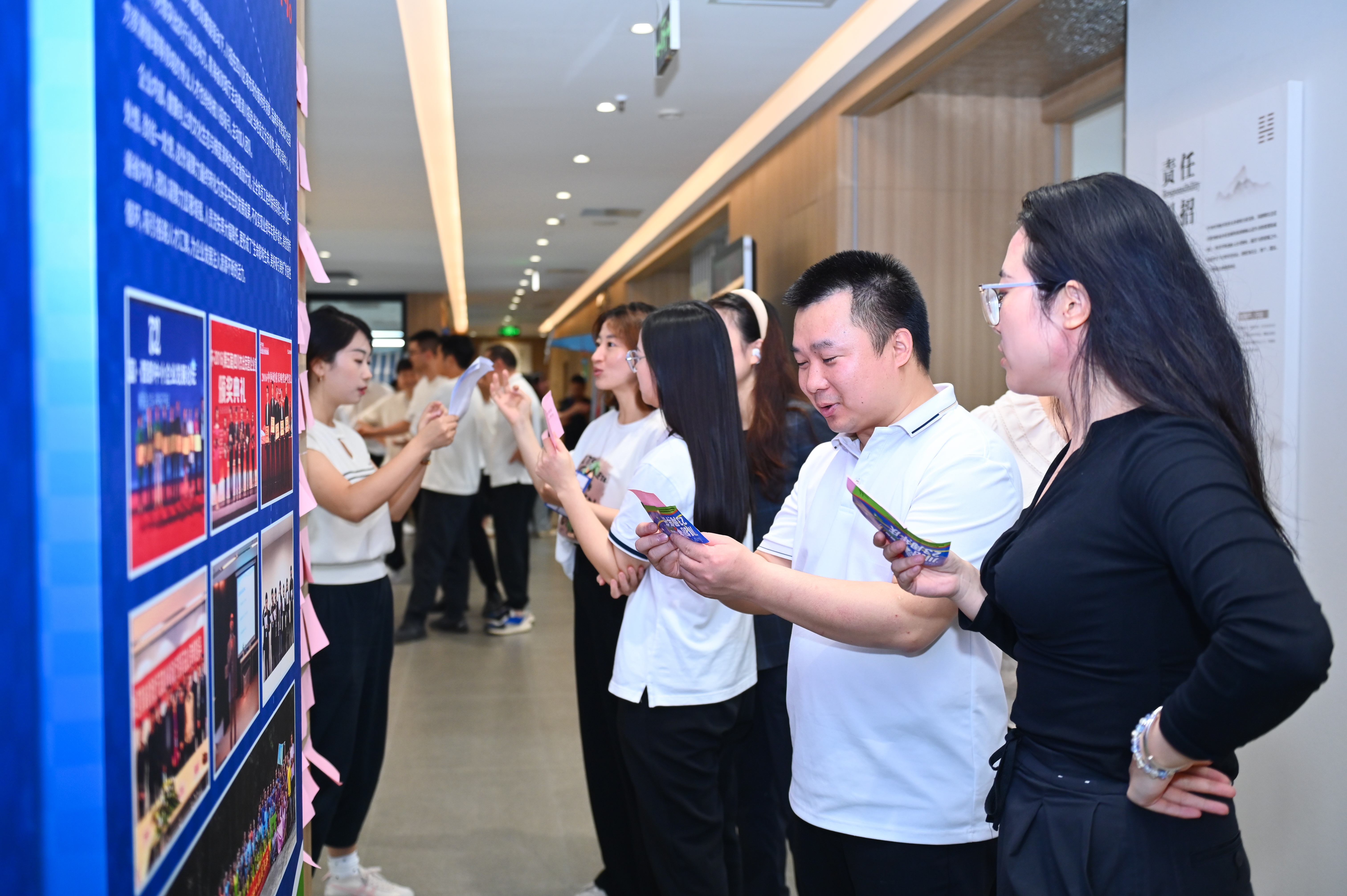 “預(yù)備備,共前進”——川招23周年慶圓滿舉行 “預(yù)備備,共前進”——川招23周年慶圓滿舉行